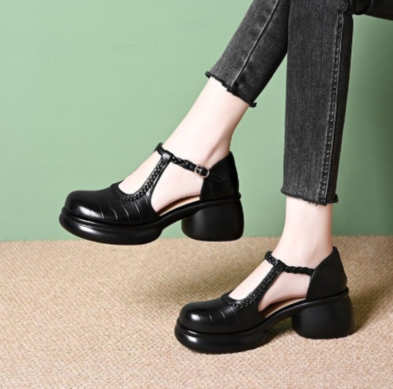 Sandals - Damskie czarne sandały Mary Jane z