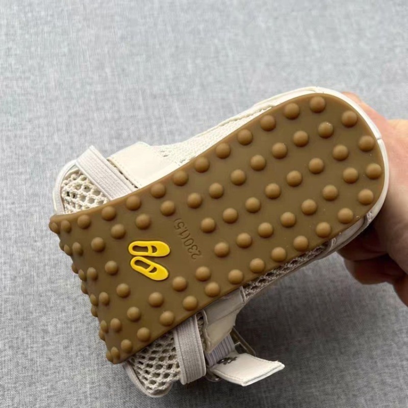 Nowe, tkane, ażurowe sneakersy – Sneakers recenzja i cena
